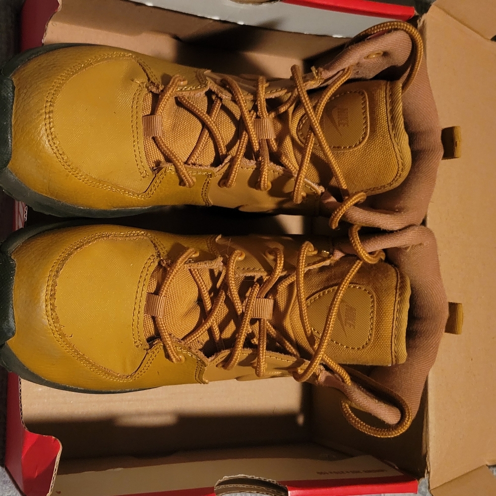 Nike boots